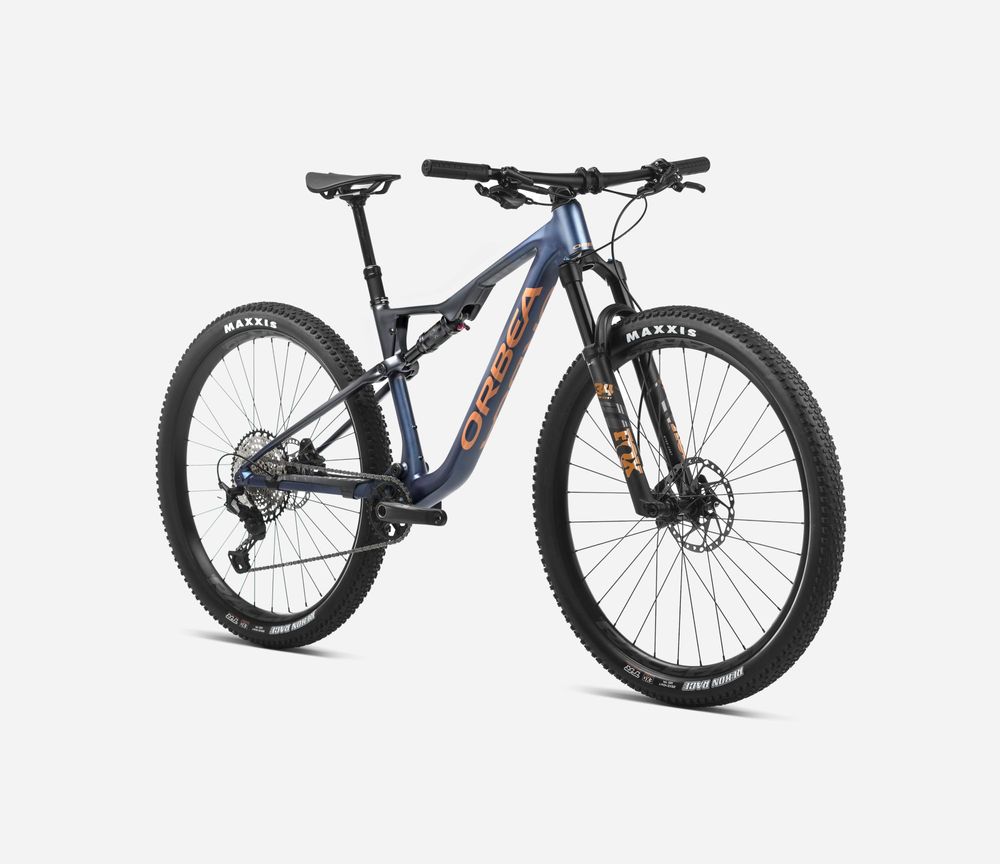 Orbea Oiz H10 2024, Moondust Blue - Leo Orange (Matt), Seitenansicht vorne