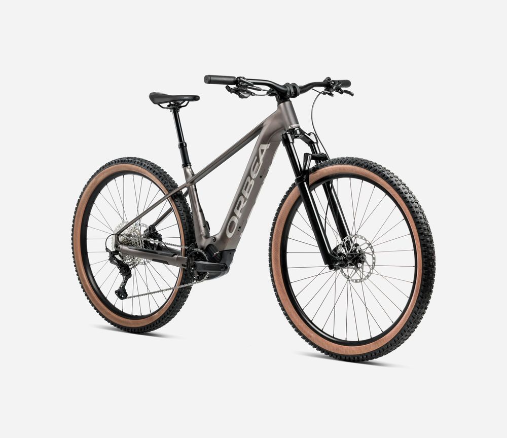 Orbea Urrun 20 2025, Magnetic Bronze (matt) - Silver (Gloss), Seitenansicht vorne