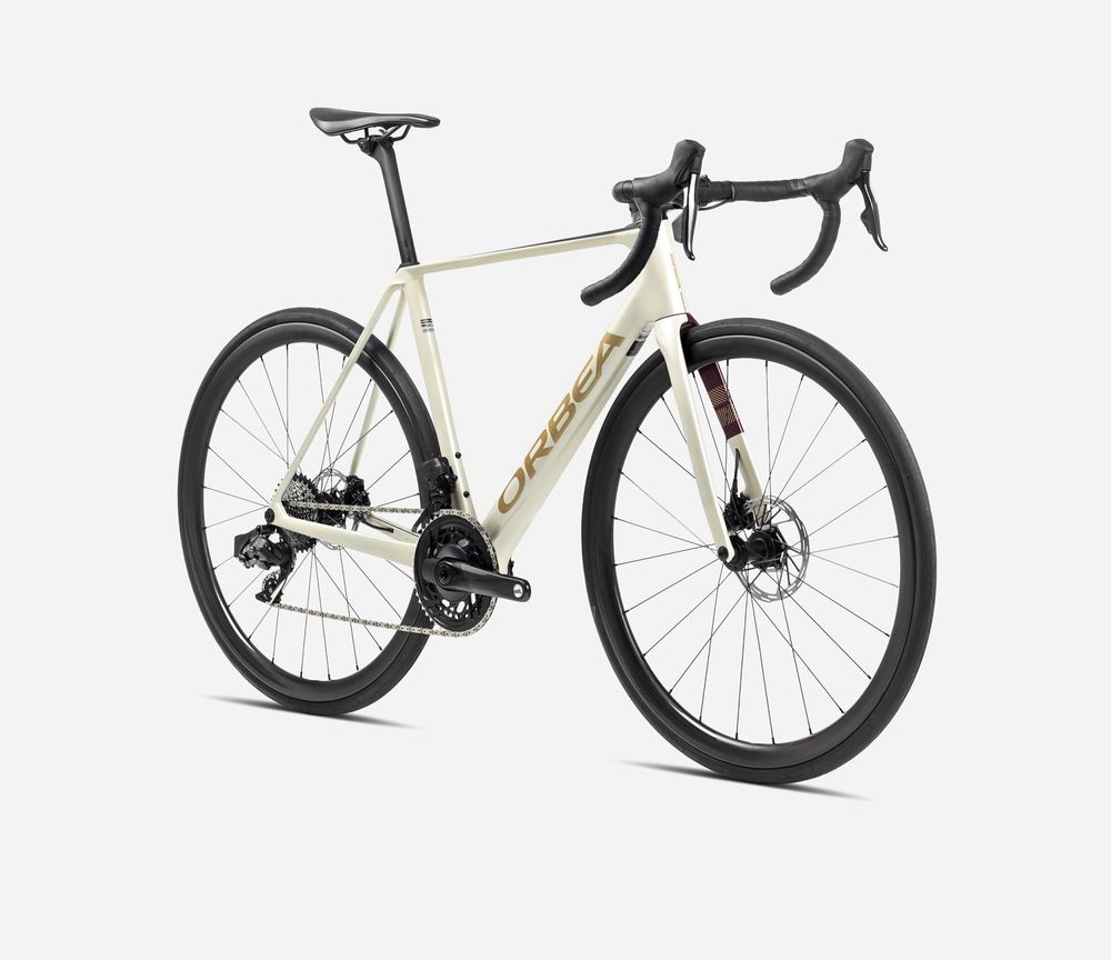 Orbea Orca M20iTeam 2024,  Ivory White-Burgundy (Gloss)-Vulcano (Matt), Seitenansicht vorne