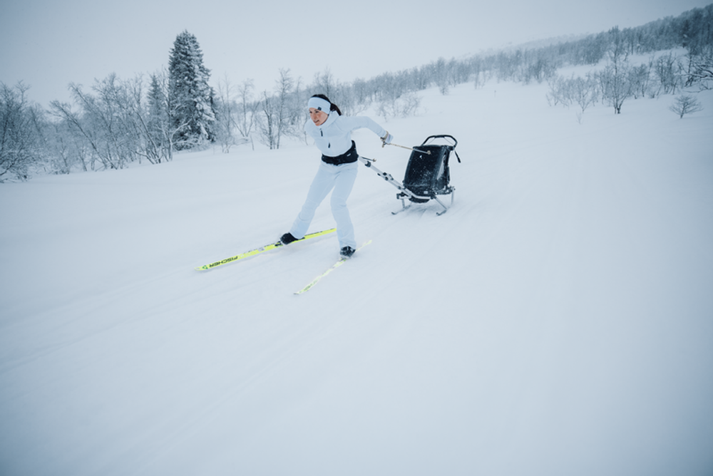 Thule Chariot 2 cross-country skiing kit, in Action