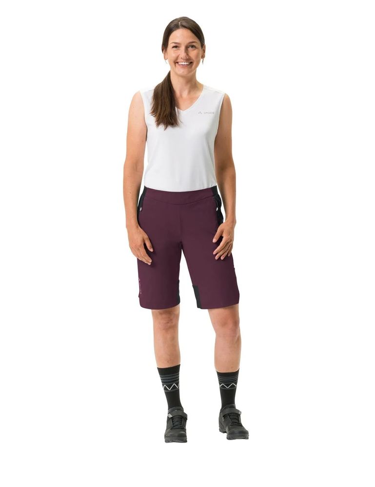 Vaude Women's Kuro Shorts in cassis, Vorderansicht angezogen