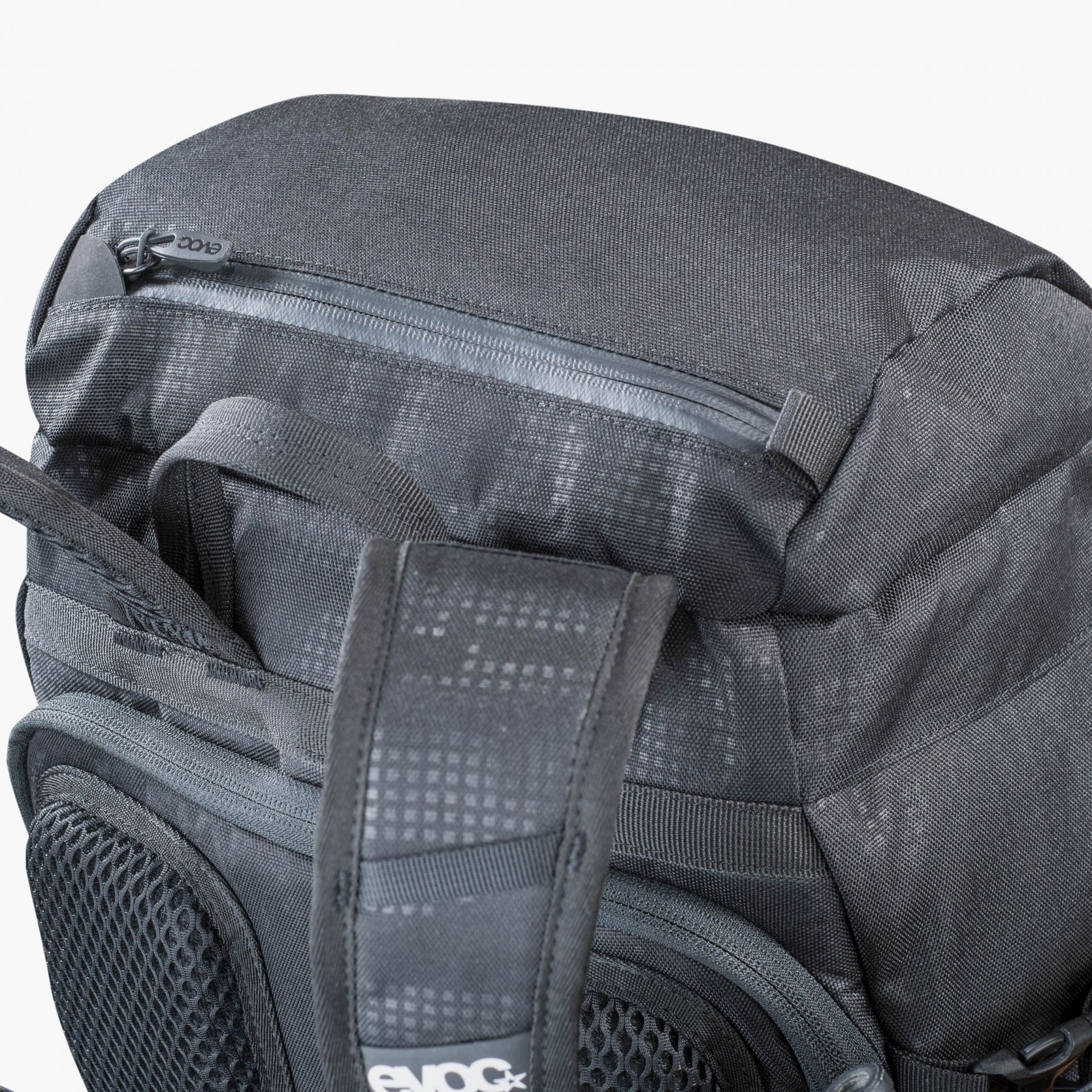 black - evoc MISSION PRO 28 Rucksack