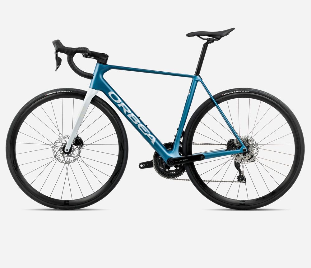 Orbea Orca M30i 2025, Slate Blue-Halo Silver (matt), Seitenansicht links