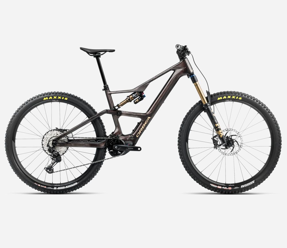 Orbea Rise LT M10 420W 2025, Cosmic Carbon View - Golden Sand (Gloss), Seitenansicht