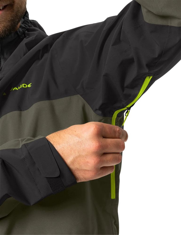 VAUDE Men's Moab Rain Jacket Herren-Radregenjacke in khaki, Detail