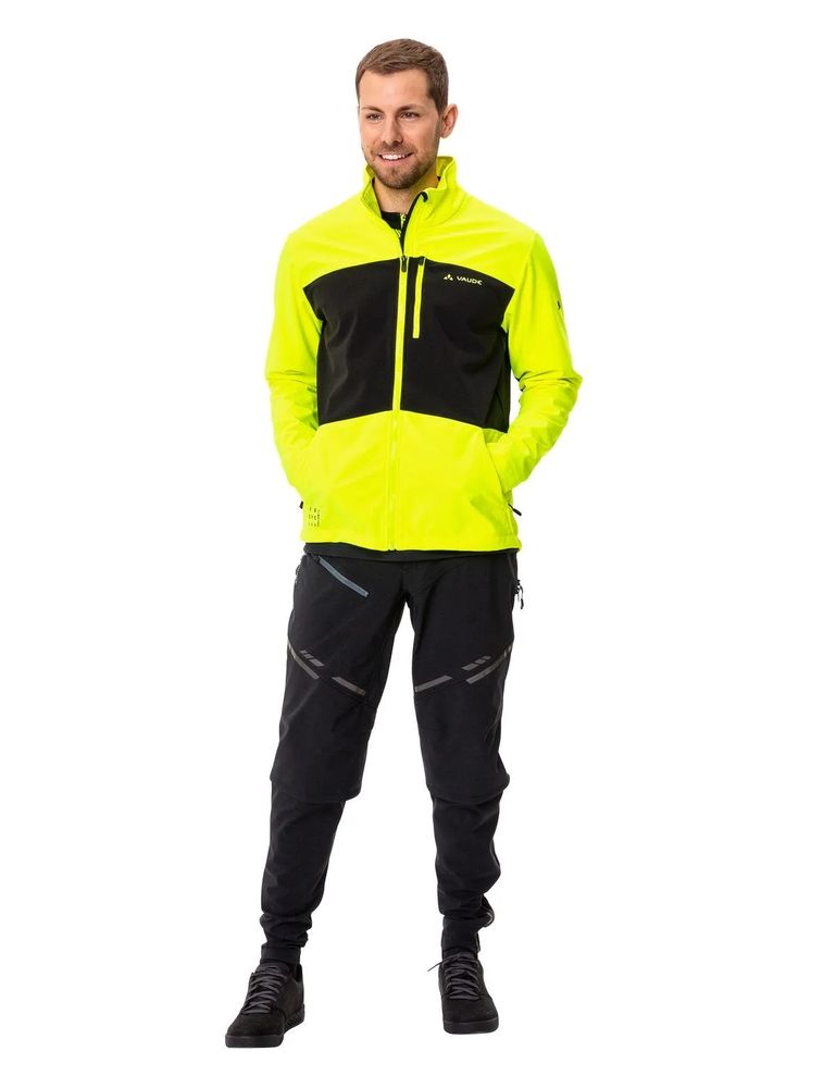 Vaude Men's Qimsa Softshell Jacket II in neon yellow, angezogen vorne