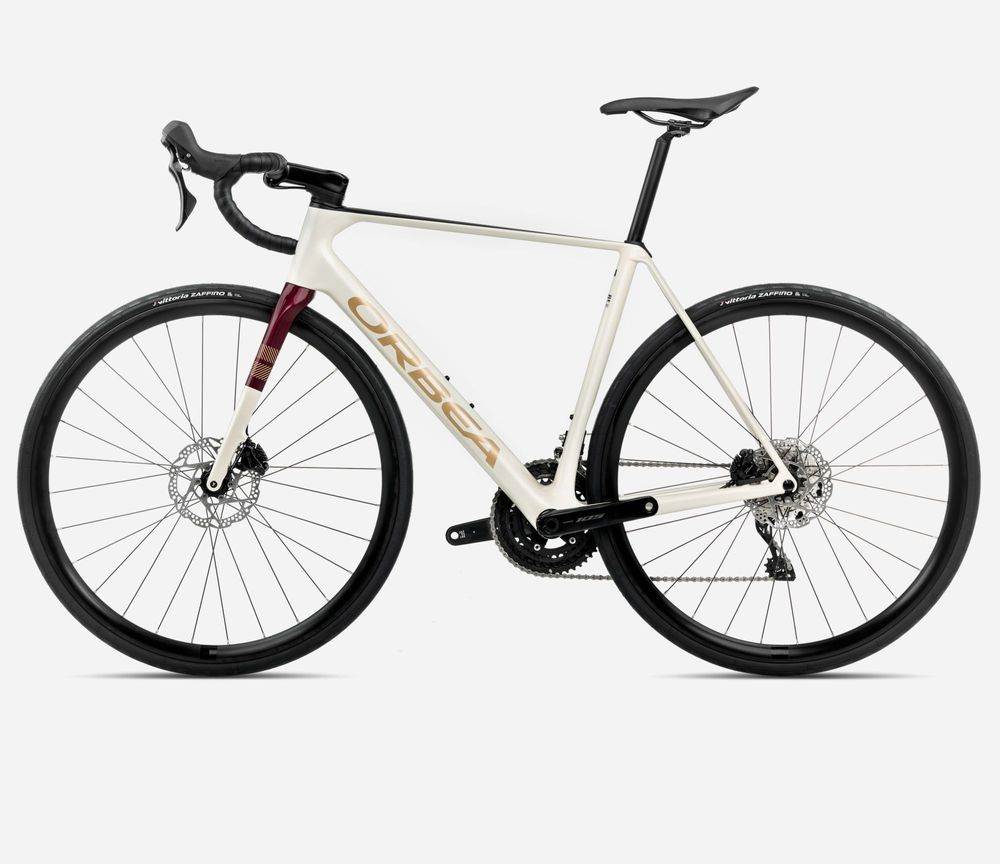 Orbea Orca M30 2025, Ivory White-Burgundy(Gloss)-Vulcanoe (Matt), Seitenansicht links