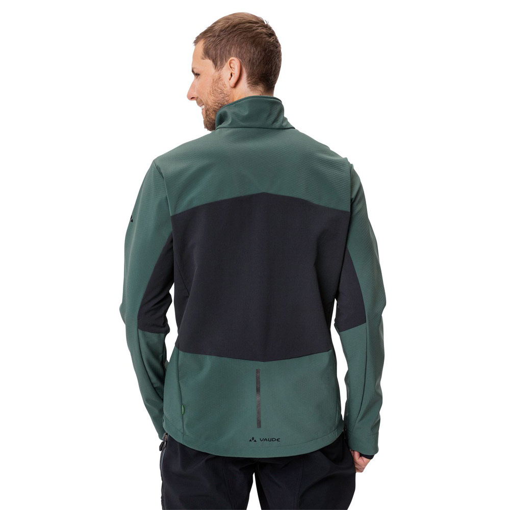 Vaude Men's Qimsa Softshell Jacket II Softshelljacke für Radsport in dusty forest angezogen Rückseite