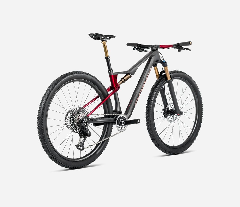 Orbea Oiz M-Team Factory 2025 - Diamond Carbon View (Matt) - Cherry Red (Gloss)