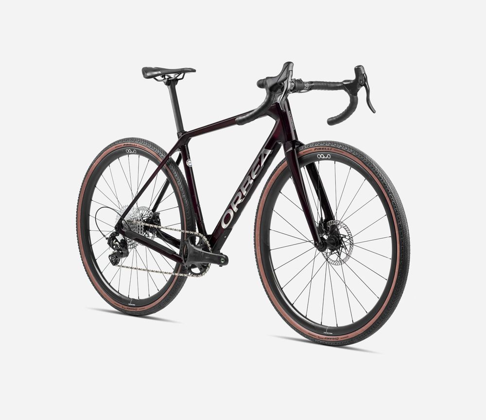 Orbea Terra M20i Team 2024, Wine Red Carbon View (Gloss), Seitenansicht vorne