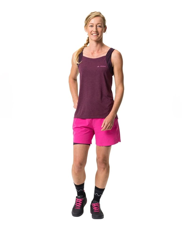 Vaude Women's Altissimi Top in cassis angezogen Ganzkörper vorne