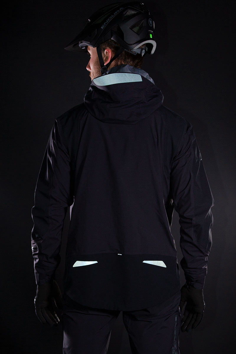 Endura MT500 Wasserdichte Jacke II - Schwarz, Hinterseite