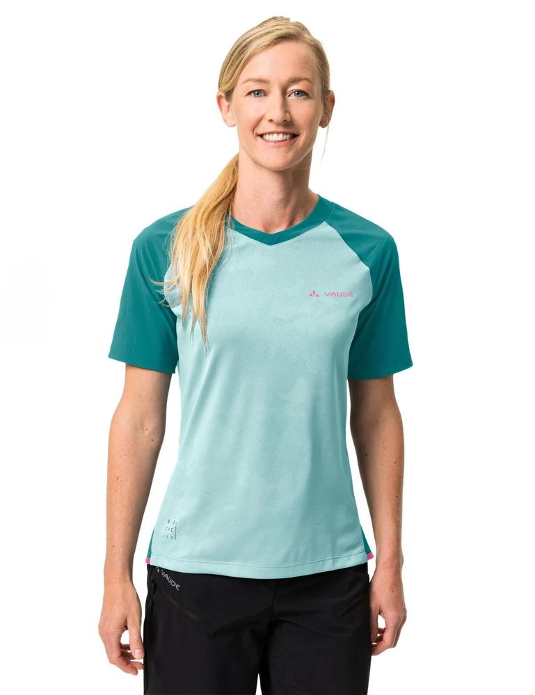 Vaude Women's Moab Pro Shirt in glacier, Vorderansicht angezogen