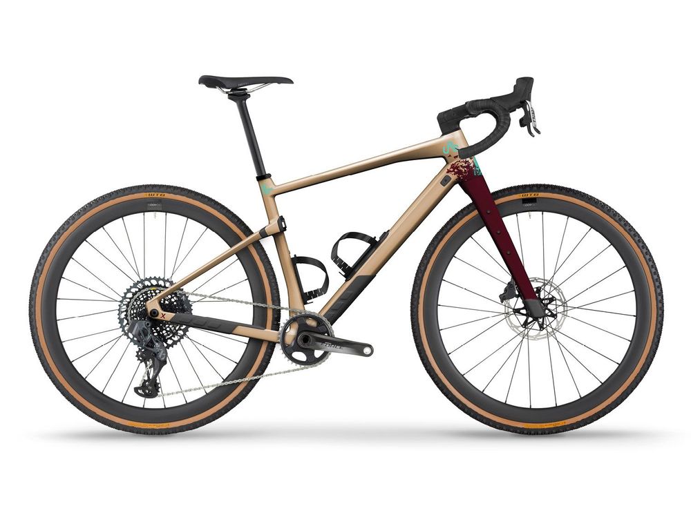 BMC URS 01 ONE 2024 - Warm Gold / Dark Red