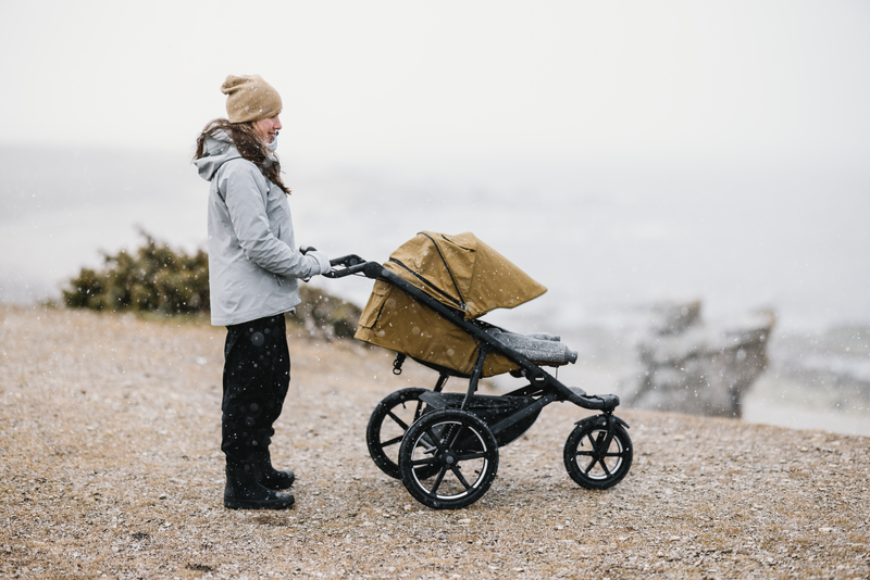 Thule Urban Glide 3 2-in-1 Bundle, in Action