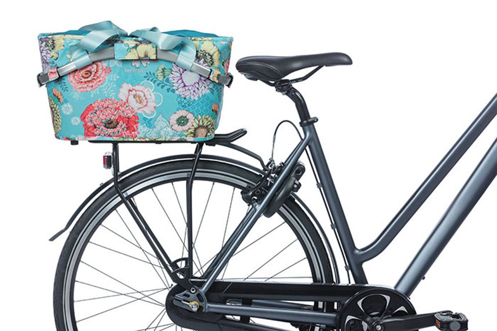 BASIL H.R.-Korb "2Day Carry All Rear Basket", "Bloom Field" sky blue, Ansicht Gepäckträger