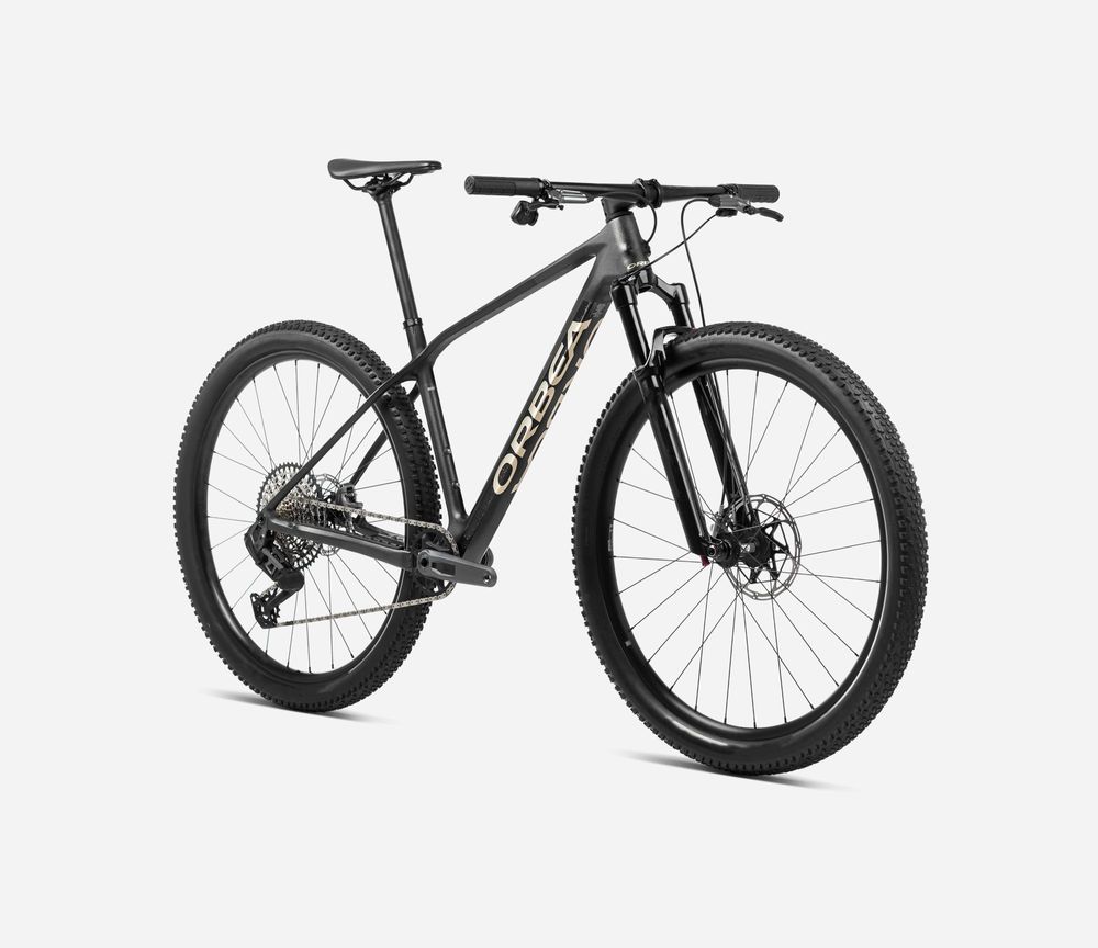 Orbea Alma M30 2024, Powder Black - Black (Matt), Seitenansicht vorne