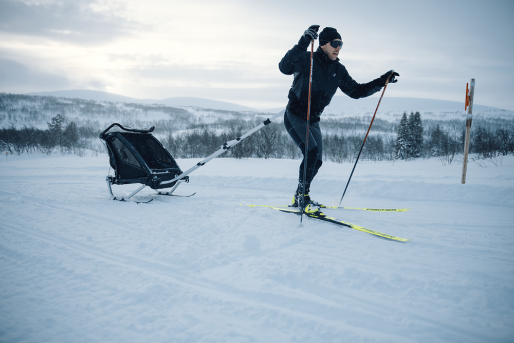 Thule Chariot 2 cross-country skiing kit, in Action