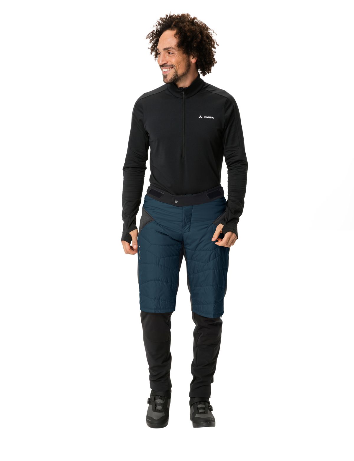VAUDE Minaki Shorts III in dark sea, Vorderansicht angezogen