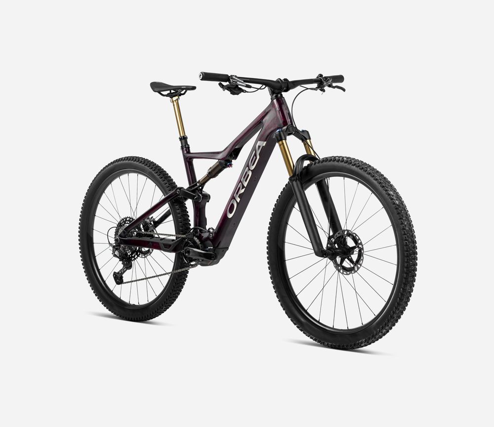 Orbea Rise M20 2024. Wine Red Carbon View - Titanium (Gloss), Seitenansicht vorne